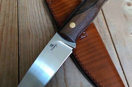 U1 Utility Knife in O1 carbon and walnut scales